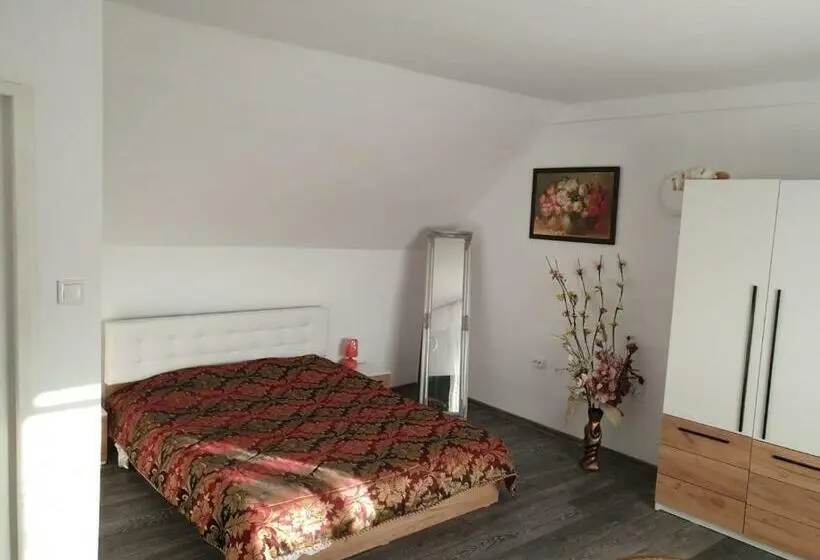 Quarto standard, Casa Cristea