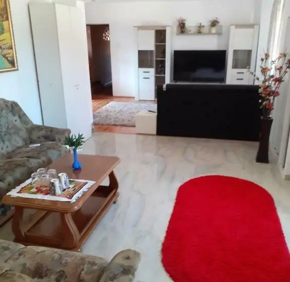 Quarto Familiar, Casa Cristea