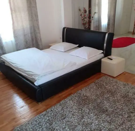 Quarto Familiar, Casa Cristea