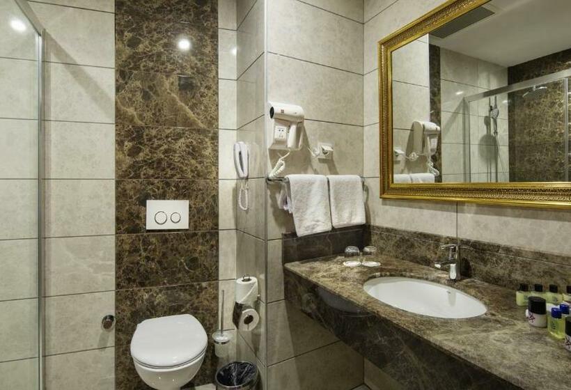 Chambre Triple Standard Vue Piscine, Xafira Deluxe Resort&spa Ultra All Inclusive