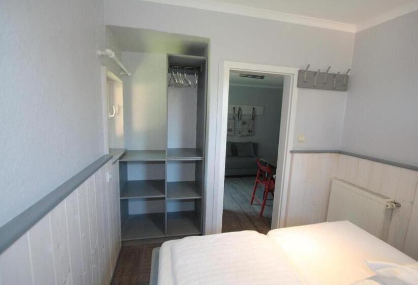 Family flat with balcony, Ferienanlage Forellenhof