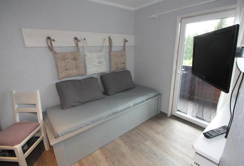 Family flat with balcony, Ferienanlage Forellenhof