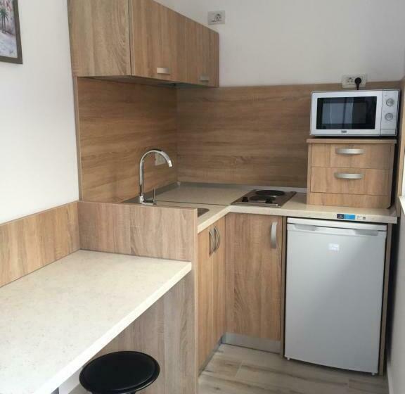 اتاق استاندارد سه نفره, Aby Sunrise