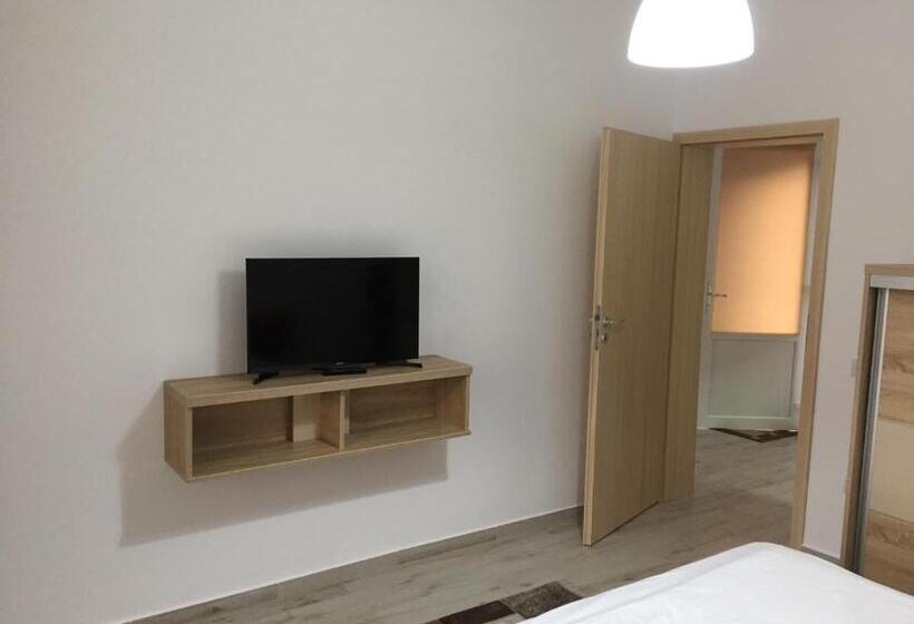 اتاق خانوادگی, Aby Sunrise