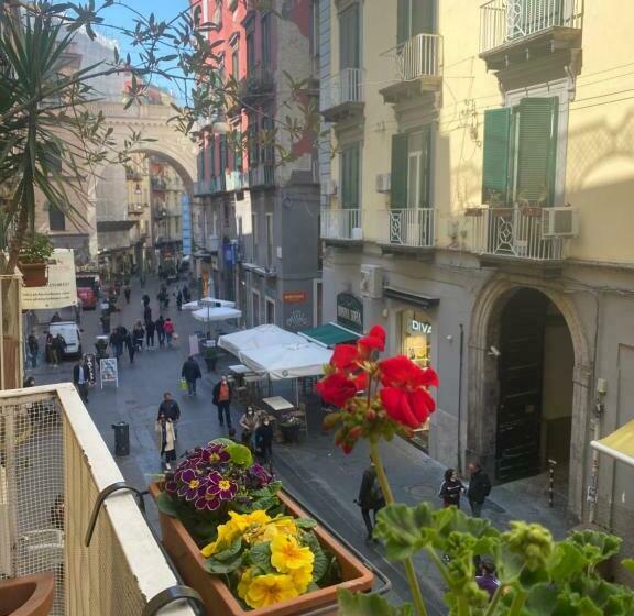 اتاق استاندارد سه تخته با بالکن, Bed & Breakfast Plebiscito Home