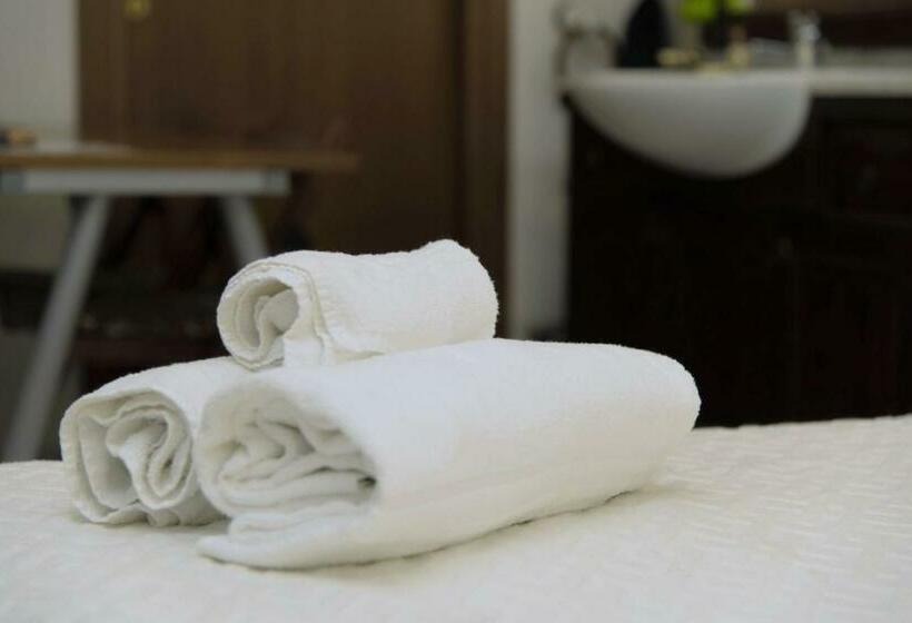 اتاق استاندارد سه تخته با بالکن, Bed & Breakfast Plebiscito Home