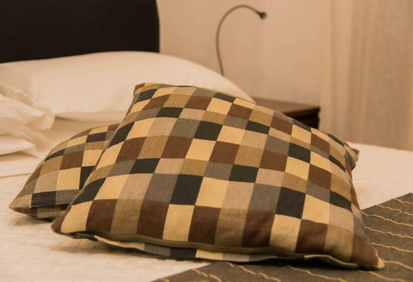 اتاق استاندارد سه تخته با بالکن, Bed & Breakfast Plebiscito Home