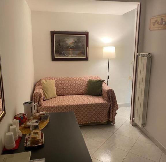 اتاق استاندارد سه تخته با بالکن, Bed & Breakfast Plebiscito Home