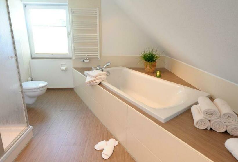 إستوديو قياسى, Burgdorfs Hotel & Restaurant