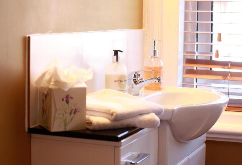 Номер Стандарт Индивидуальный, Brentwood Guest House