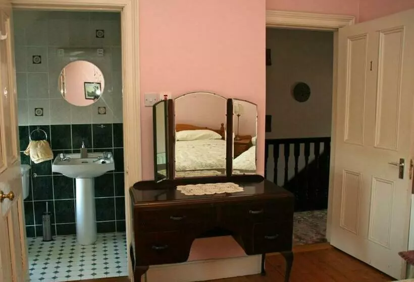 スタンダードトリプルルーム, Castlehouse B&b