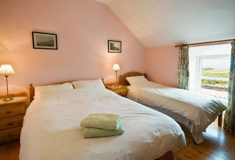 スタンダードトリプルルーム, Castlehouse B&b