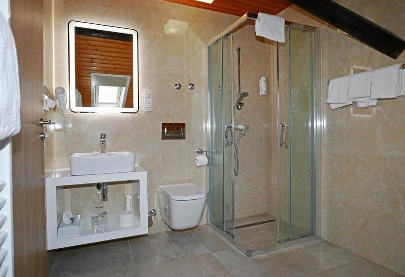 Полулюкс, Danner