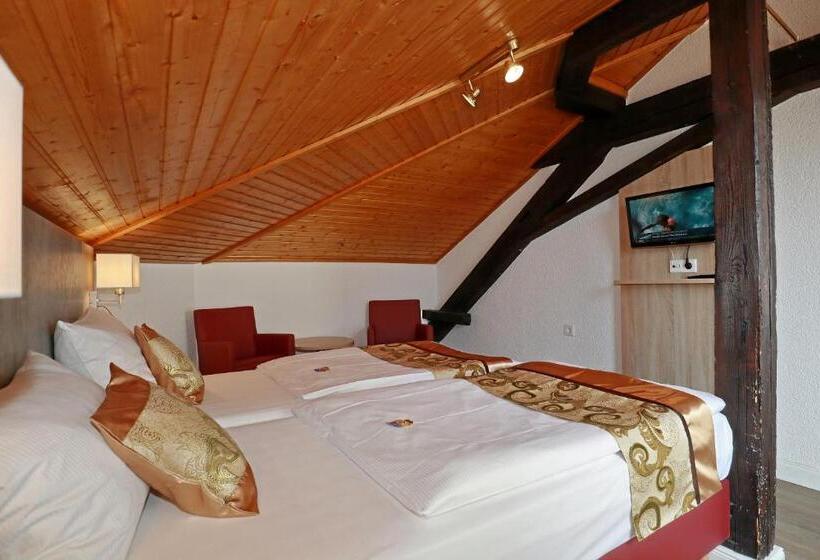 Полулюкс, Danner