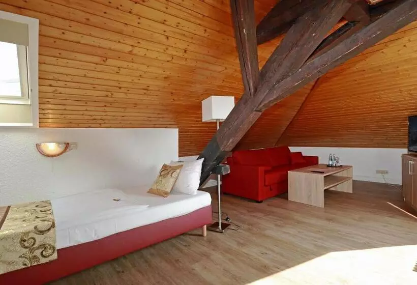 Junior Suite, Danner