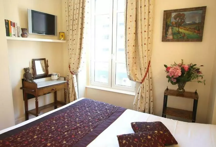 Chambre Standard Vue Ville, Des Celestins