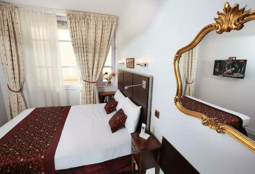 Chambre Standard Intérieure, Des Celestins