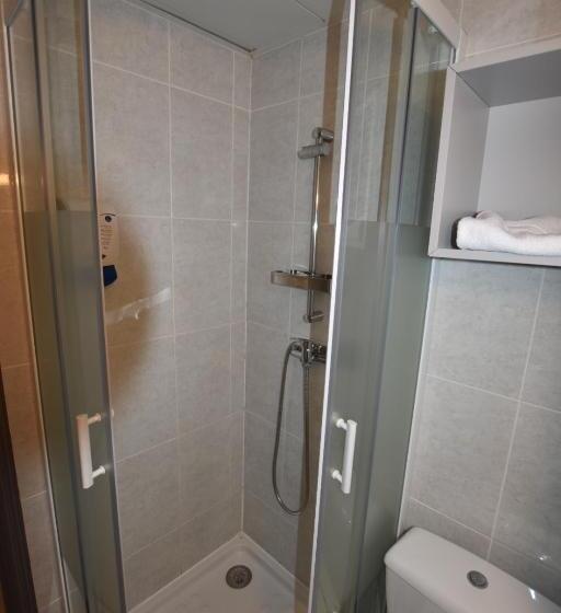 Номер Стандарт Трехместный, Face West Le Pontet