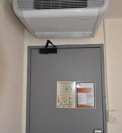 スタンダード４人部屋, Face West Le Pontet