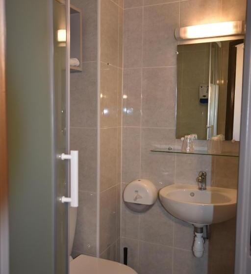 スタンダード４人部屋, Face West Le Pontet