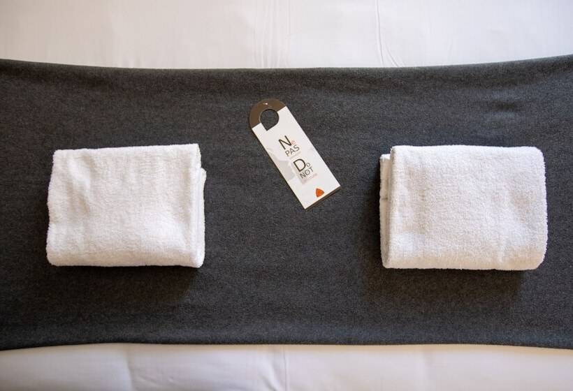 スタンダードルーム, Face West Le Pontet