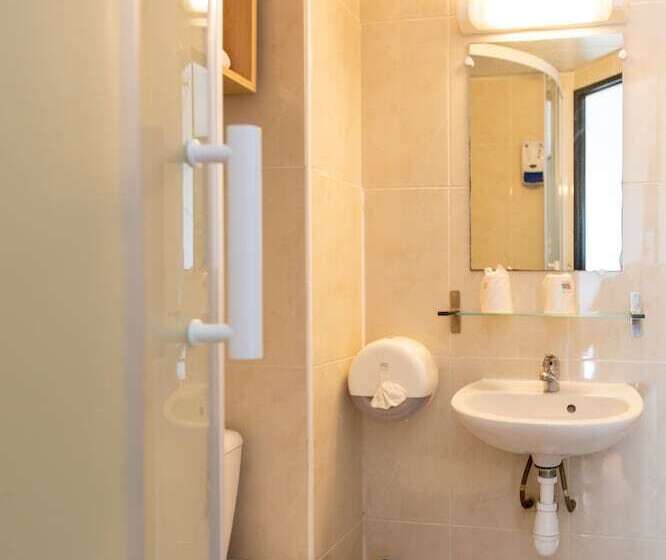 スタンダードトリプルルーム, Face West Le Pontet