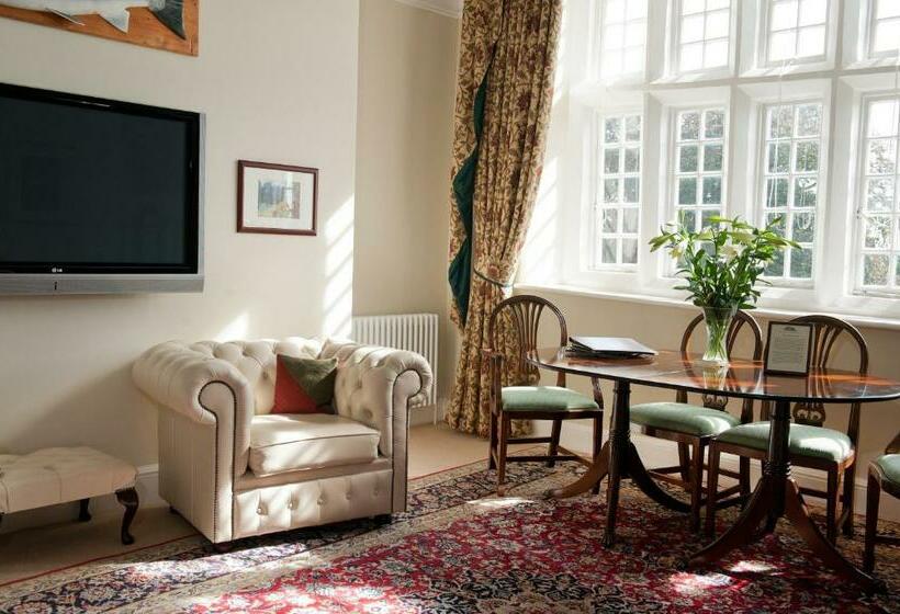 スイート, Goldsborough Hall