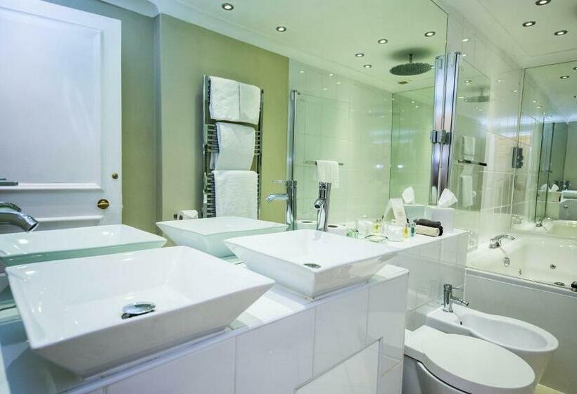 スイート, Goldsborough Hall