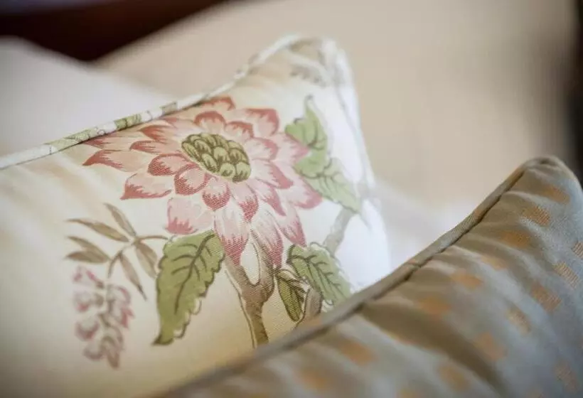 Basic-huone, Goldsborough Hall