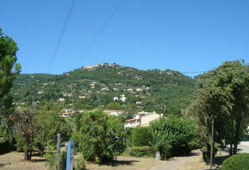 غرفة كلاسيكية, De La Poste