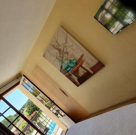 غرفة كلاسيكية, De La Poste