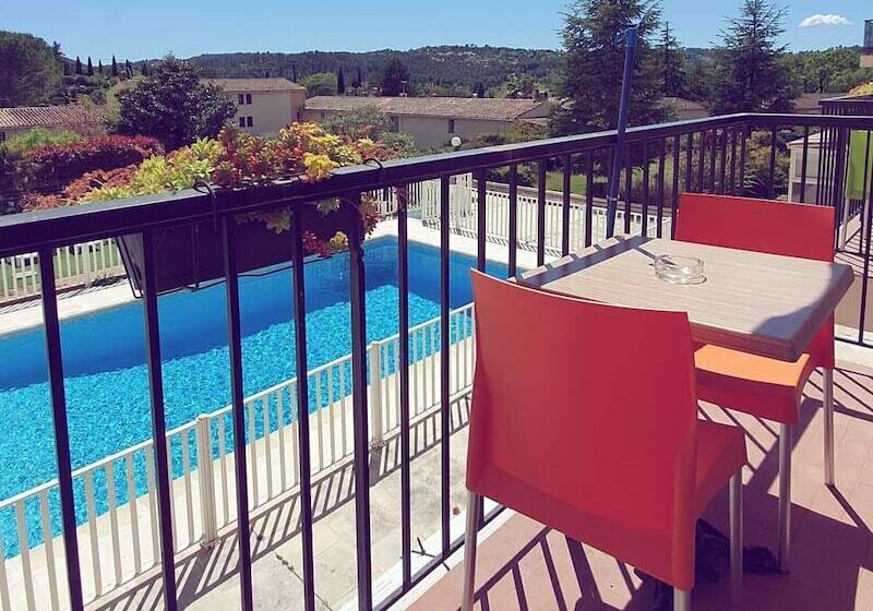 غرفة كلاسيكية, De La Poste