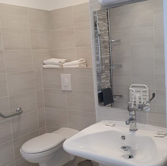 غرفة سوبيريور, De La Poste