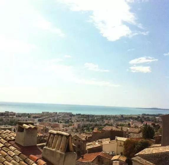 اتاق لوکس, Hôtel Grimaldi
