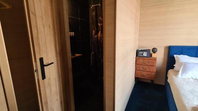 غرفة قياسية مطلة على المدينة, Hôtel Les 4 éléments