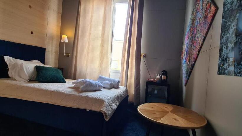 Номер Стандарт Вид на Город, Hôtel Les 4 éléments
