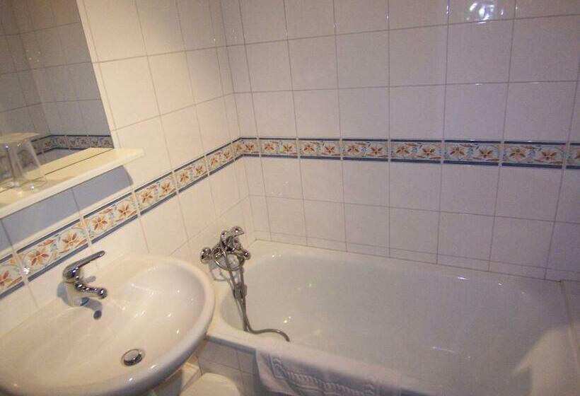 Номер Стандарт, Hôtel Les Bernards