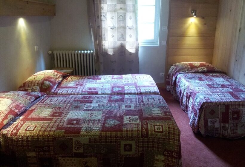 חדר סטנדרט לשלושה, Hôtel Les Bernards