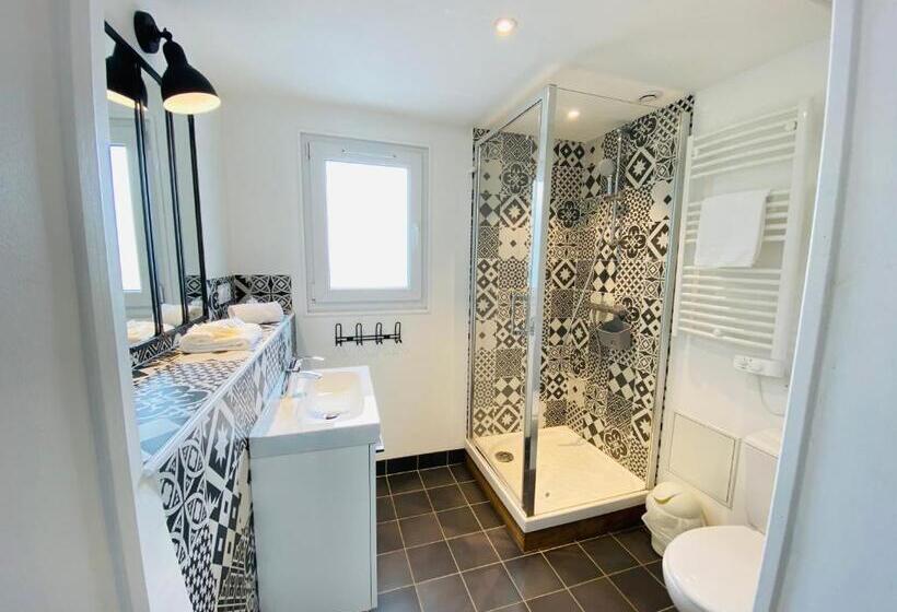 Семейный Номер, Saintmichel