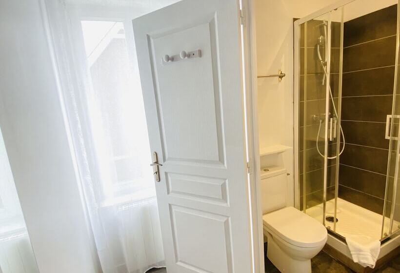 Номер Стандарт Трехместный, Saintmichel