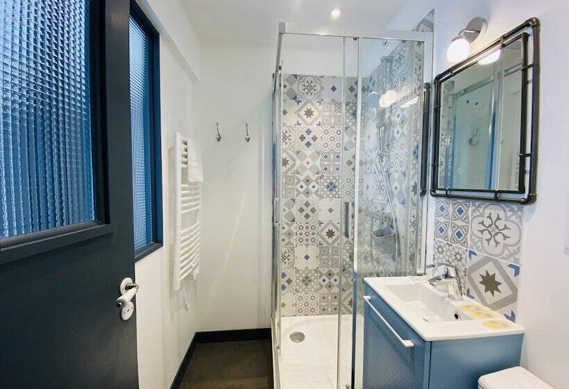 Семейный Номер, Saintmichel