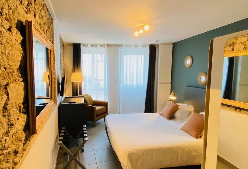 Семейный Номер, Saintmichel