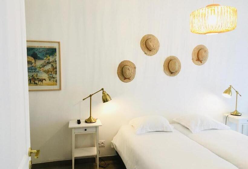 Семейный Номер, Saintmichel