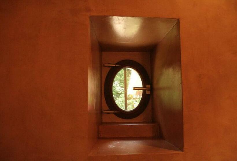 חדר סופריור, La Beauze