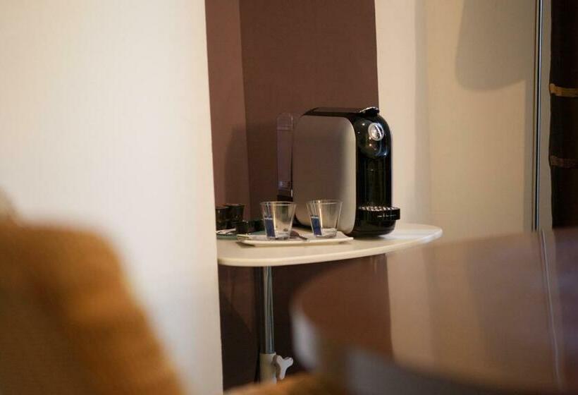 חדר סופריור, La Beauze