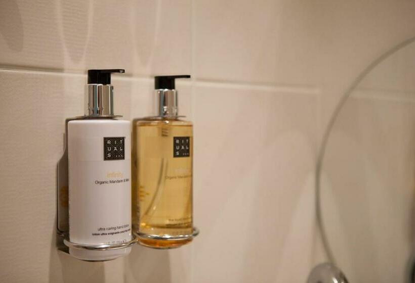 חדר סופריור, La Beauze