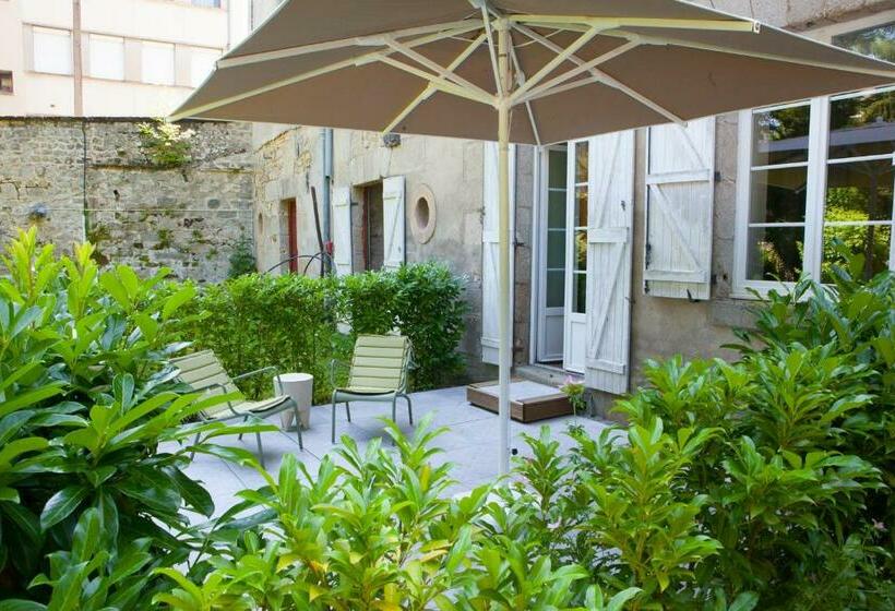 غرفة سوبيريور, La Beauze