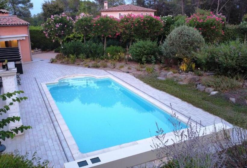 فيلا غرفة نوم واحدة مع مسبح, La Bégude Du Pascouren