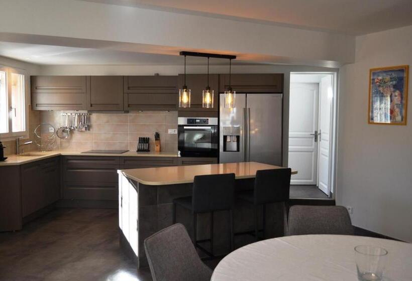 فيلا غرفة نوم واحدة مع مسبح, La Bégude Du Pascouren