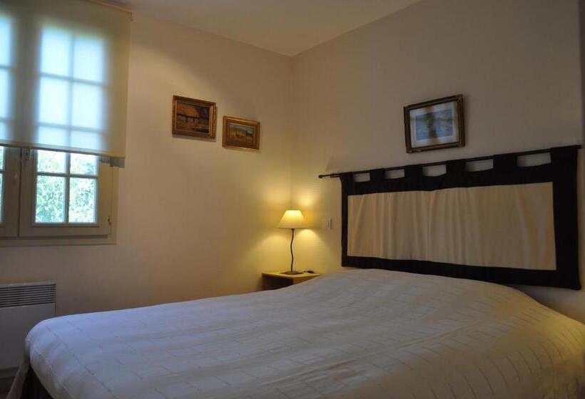 جناح مزود بتراس, La Bégude Du Pascouren